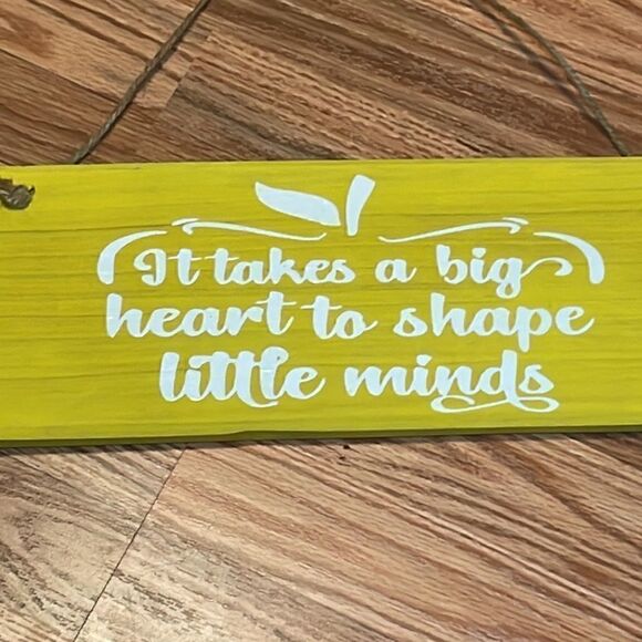 Teacher Gift, Wood Pencil plaque, it takes a big heart to shape - Picture 2 of 4